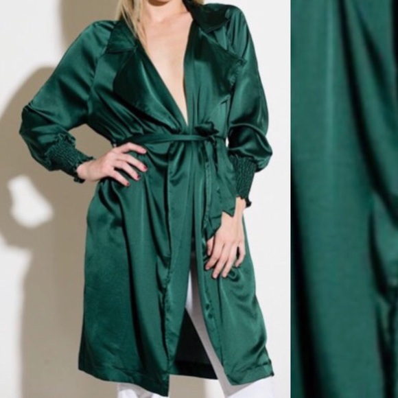 Jackets & Blazers - ‼️‼️PRICE IS FIRM‼️‼️Green trench coat